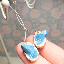 Load image into Gallery viewer, Geode Crystal Frame Earrings
